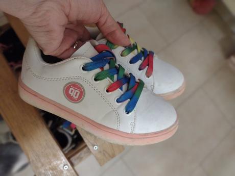 Tenisky s farebnými šnúrkami, 29