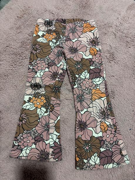 Zvonove nohavice, lindex,104