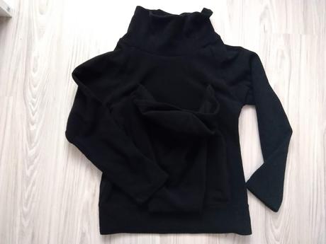 Čierna dámska mikina na nosenie s nosičom č. m, m