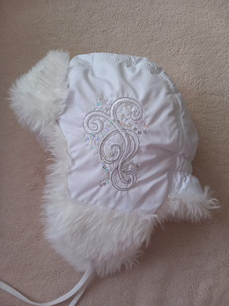 Čiapka-baranica, broel