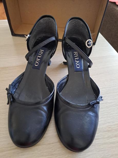 Čierne lodičky veĺ.37,5, 37