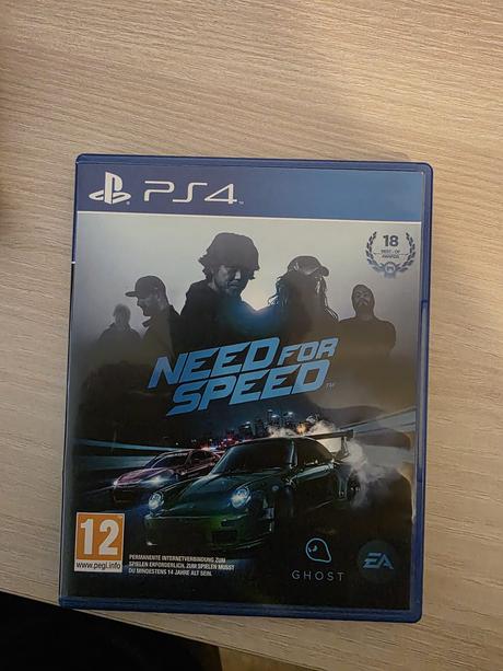 Ps4 pro s hrami,