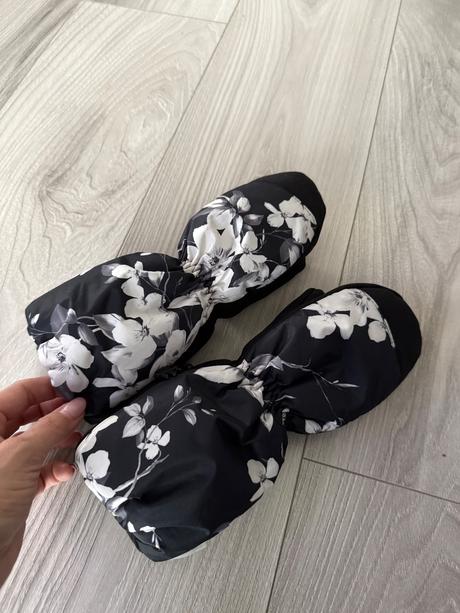 Rukavice pilguni, 122