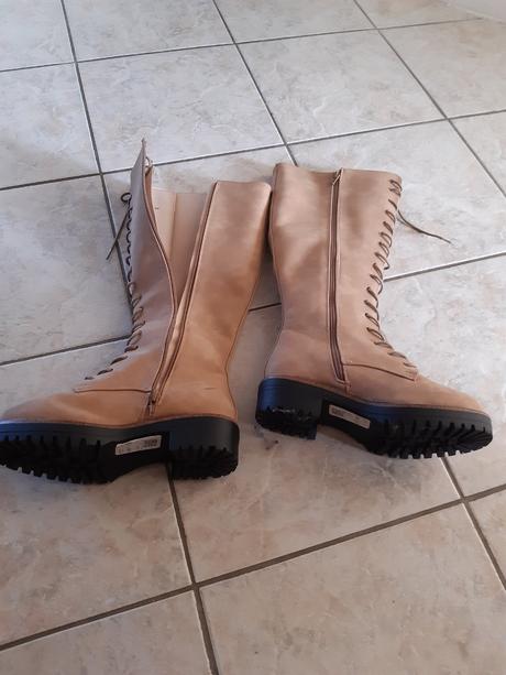 Šnúrkove cizmy, 36