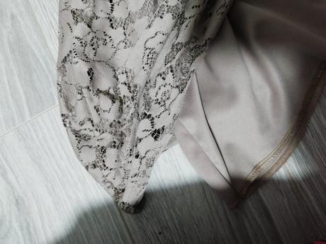 Čipkované šaty, 146