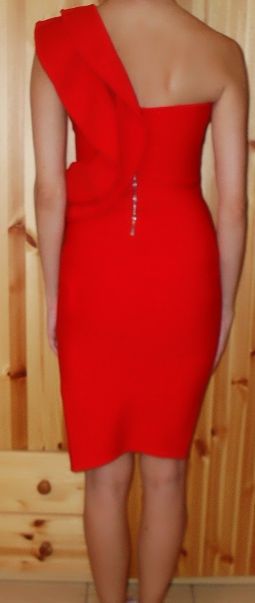 Nové spoločenské šaty, s