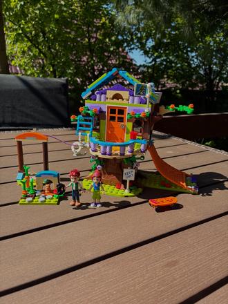 Lego friends -  domček na strome, 