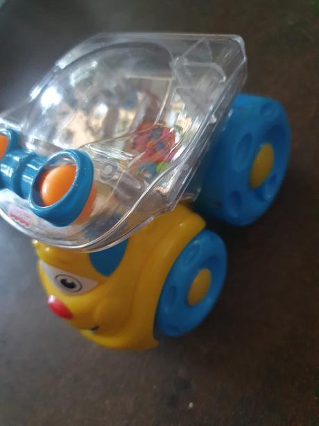 Autíčko fischer price, 