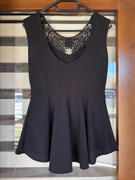 Elegantná blúzka s čipkou - m/l, m