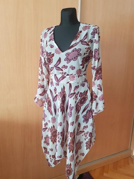 Priehľadné kvetované italy šaty vel.m, m