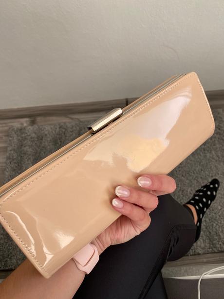 Lesklá slávnostná kabelka, 