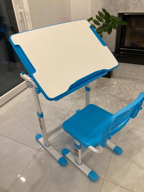 Písací stôl , rastúci s dieťaťom aj stolicka, 