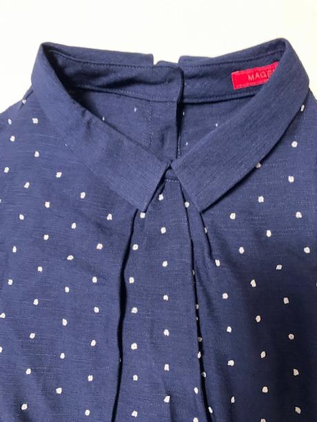 Krásne šaty s bodkami a koženým opaskom magenta, l / m