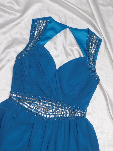 Luxusne velmi pekne saty, 36