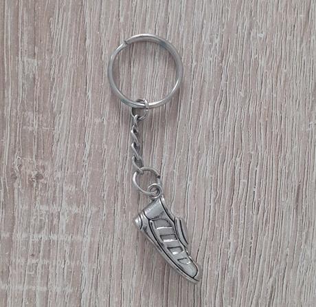 Prívesok na kľúče - kopačka, 