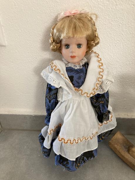 Porcelánová bábika,