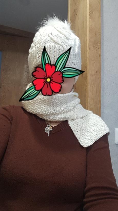 Dámska čiapka so šálom, 