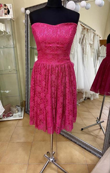 Spoločenské šaty vo veľkosti s, s