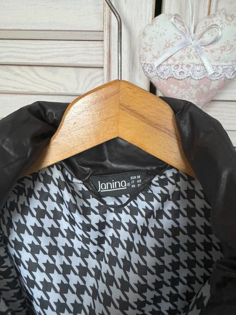 Prešívaná vesta, 36