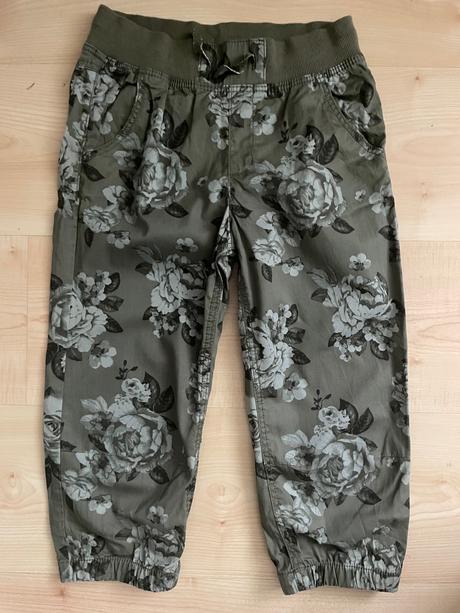 Nohavice kvety 3/4 vel.8-9 rokov, h&m,134