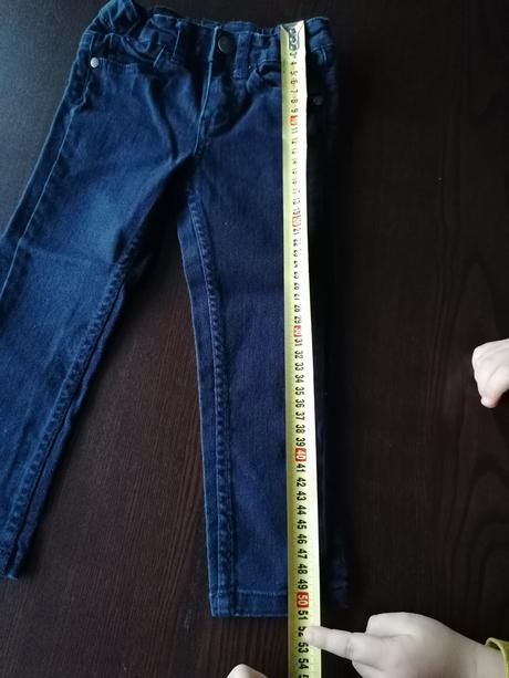 Tmavomodré nohavice, 98