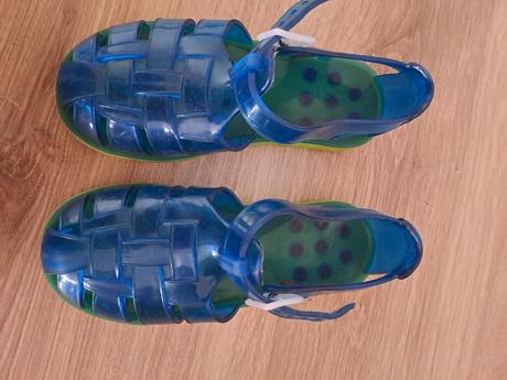 Topánočky do vody, 28