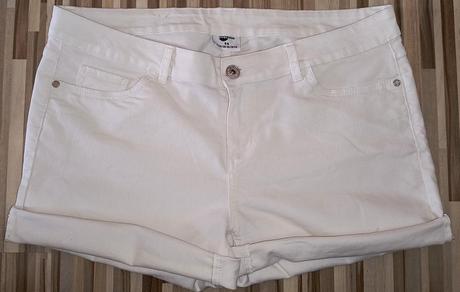 Pekné biele kraťase v. 44, takko,44