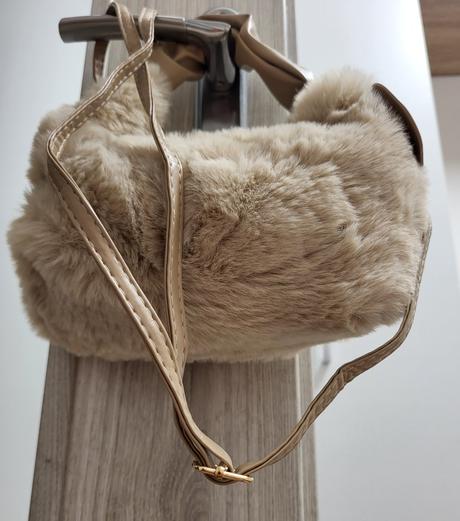 Kožušinková kabelka - bledohnedá, 