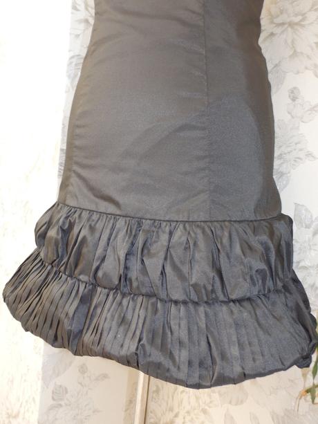 Luxusne korzetove saty na slavnost, 36