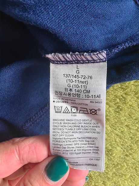 Raz oblečené tričko gap, top stav, gap,140