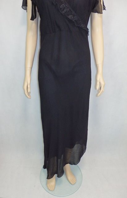 Kvalitné elegantné šaty, 42