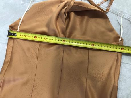 Spoločenské šaty, 40