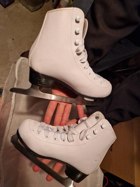 Krasokorčule, crowned,33