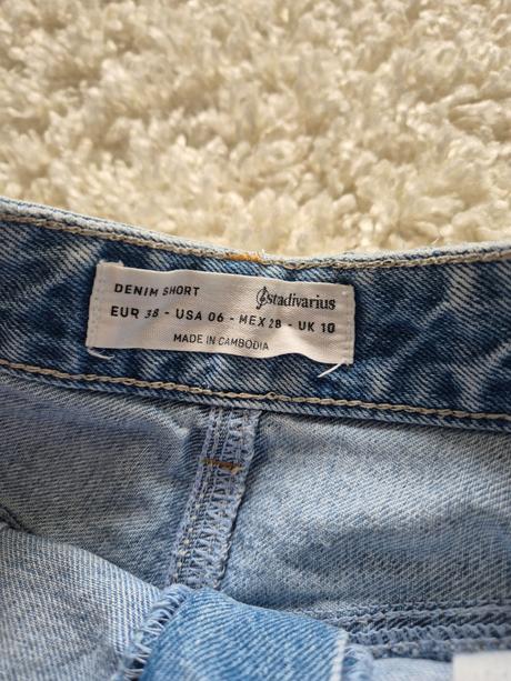 Kraťasky, stradivarius,38