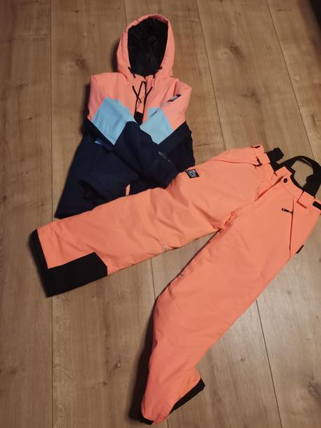 Top lyziarska suprava, c&a,152