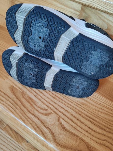 Tenisky aj na kolieska, 34