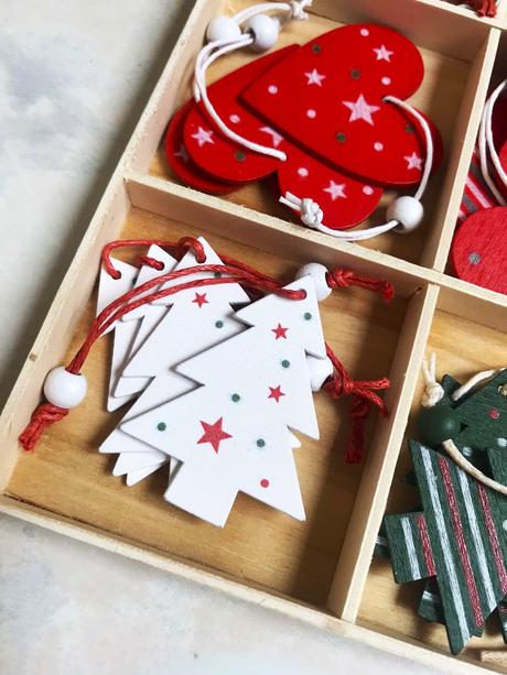 Drevené naturálne ozdoby 36 ks, 