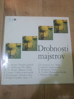 Predám zbierku viac ako 200 vinylových platní, 