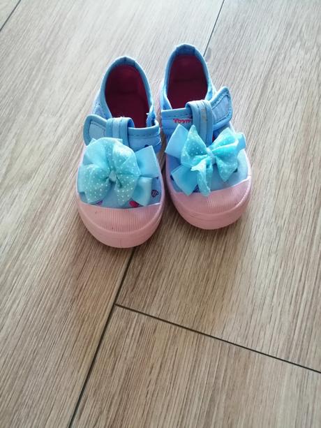 Dievcenske topanocky, 21