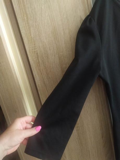 Little black dress, 40