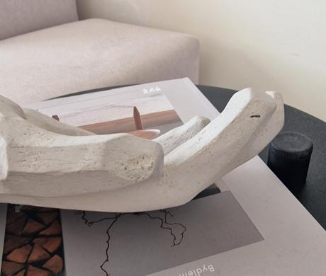 Betonova soška cooee design, 
