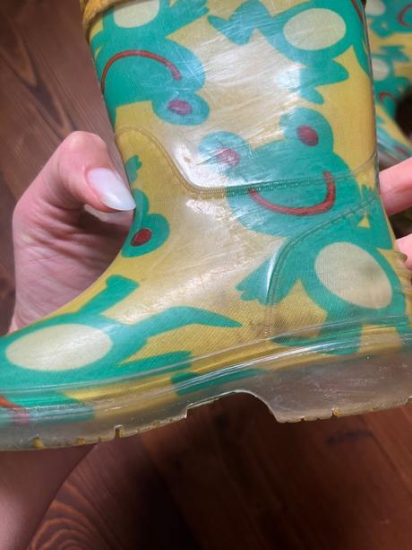 Žabkové gumáky, 24