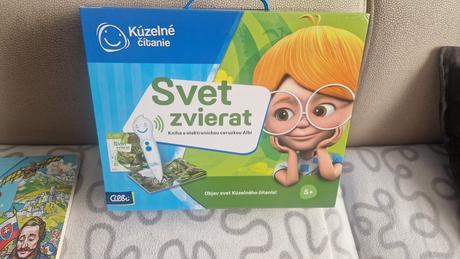 Kuzelne citanie albi- pero a rozne knihy,