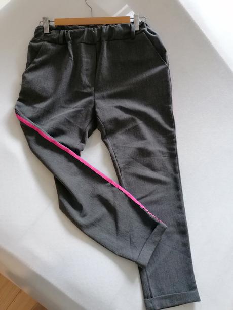 Lampasi ruzovy pas, m