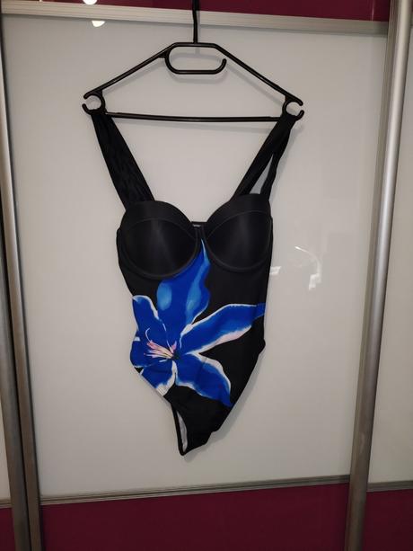 Dámske plavky so suknickou, m