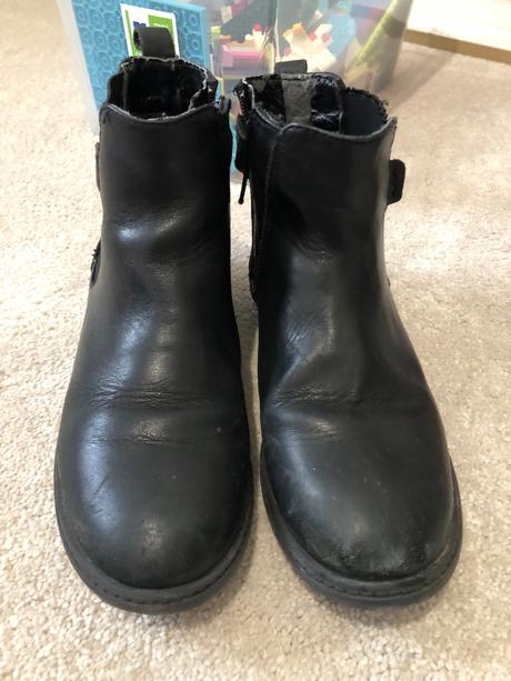 Kožene kotnikove čižmy, baťa,36