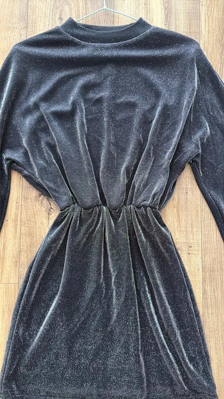 Trblietave šaty boohoo, s