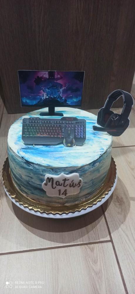 Vyrobim zapichy na tortu rozne podla poziadavky, 