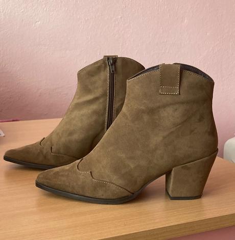 Členkové čižmy, 39