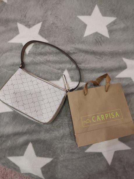 Kabelka caprisa, carpisa